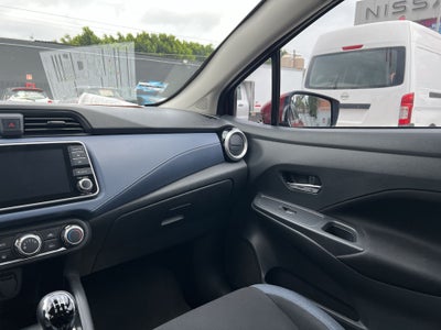 2023 Nissan Versa 4p Advance L4/1.6 Man