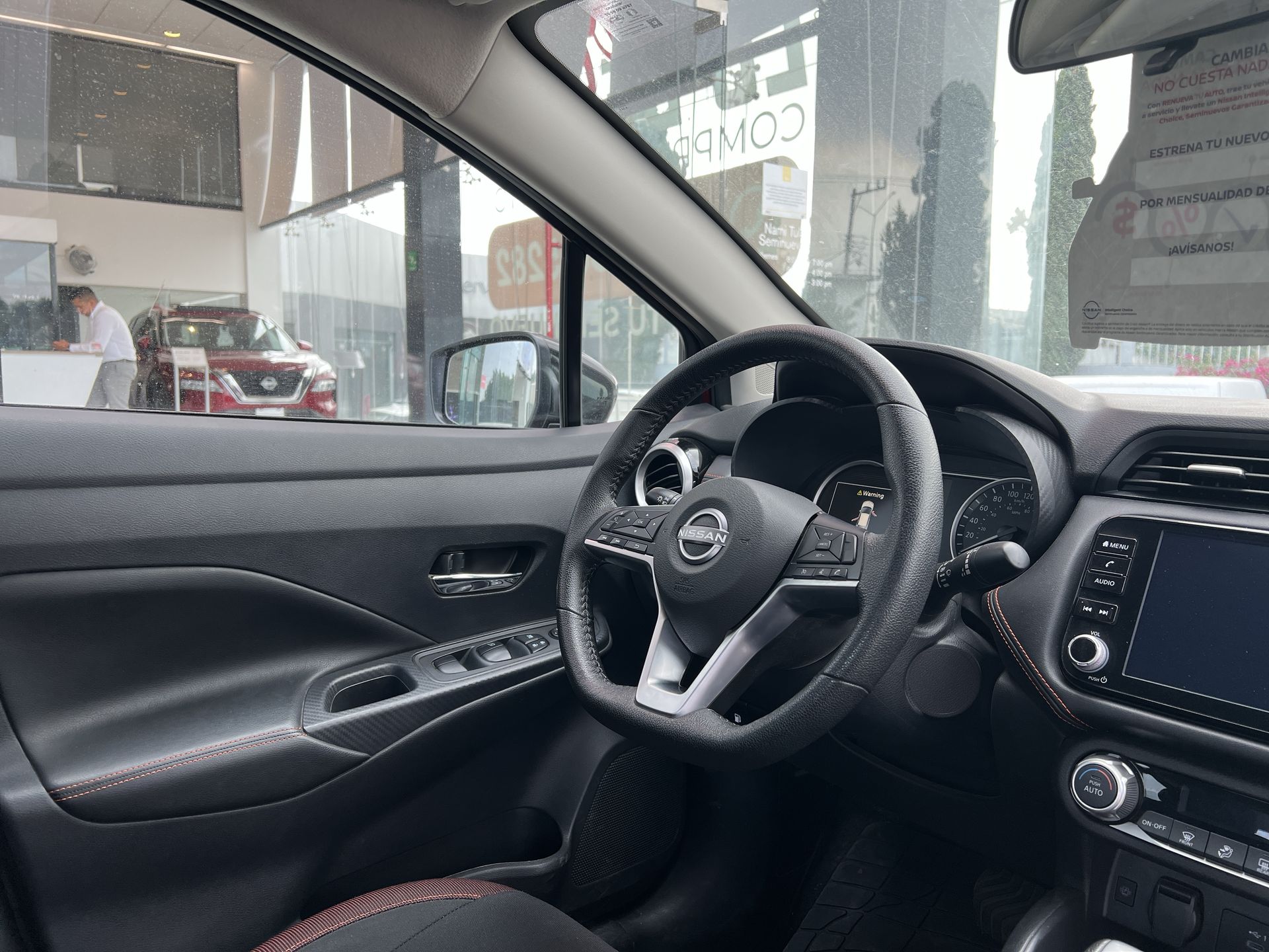 2025 Nissan Versa 4p SR L4/1.6 Aut