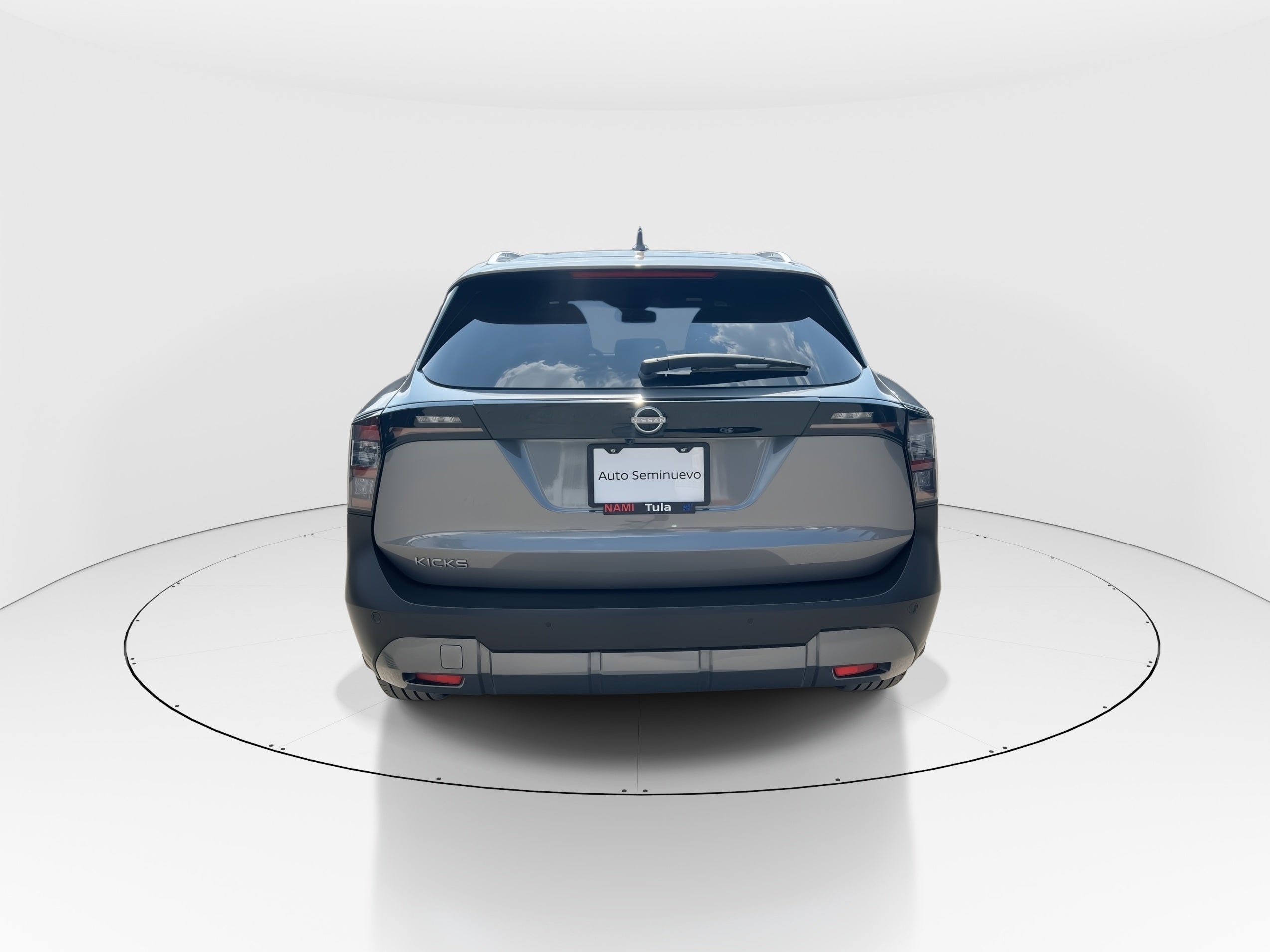2025 Nissan Kicks PLATINUM 2.0 CVT