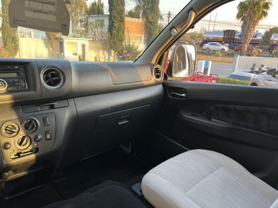 2024 Nissan Urvan 4p Amplia L4/2.5 Man 15/Pas P/Seg