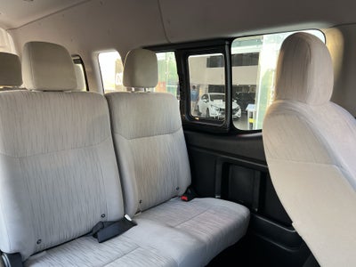 2024 Nissan Urvan 4p Amplia L4/2.5 Man 15/Pas P/Seg