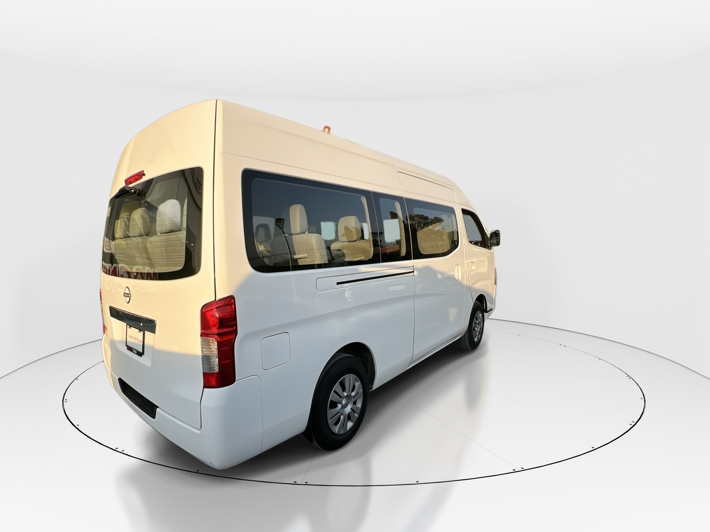2024 Nissan Urvan 4p Amplia L4/2.5 Man 15/Pas P/Seg