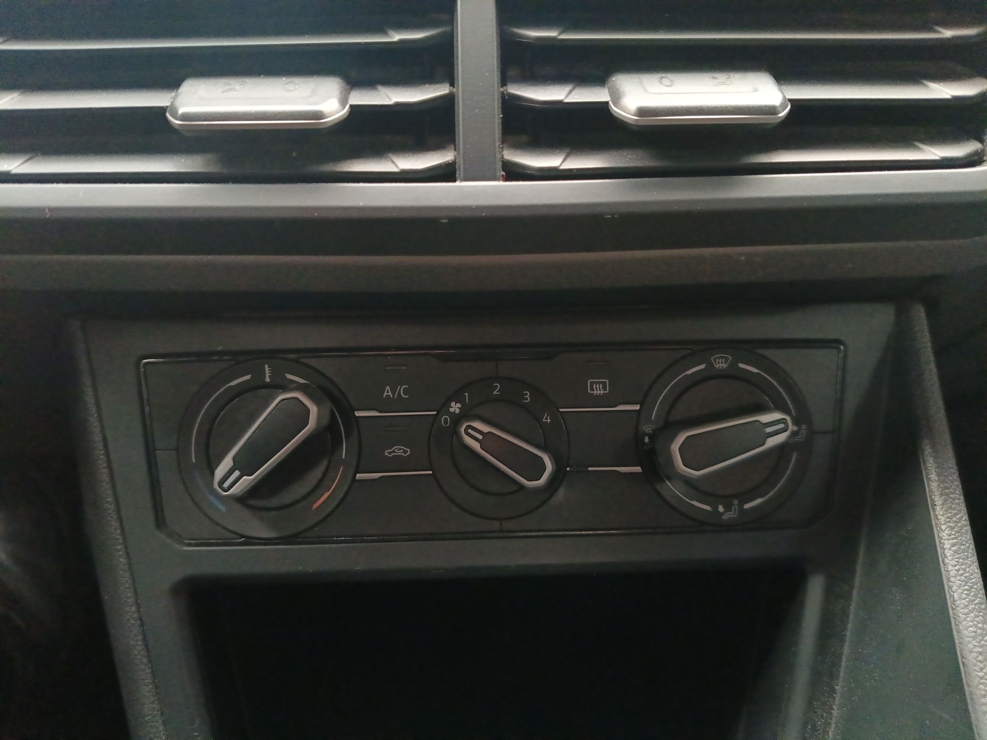 2021 Volkswagen Virtus 4p L4/1.6 Aut