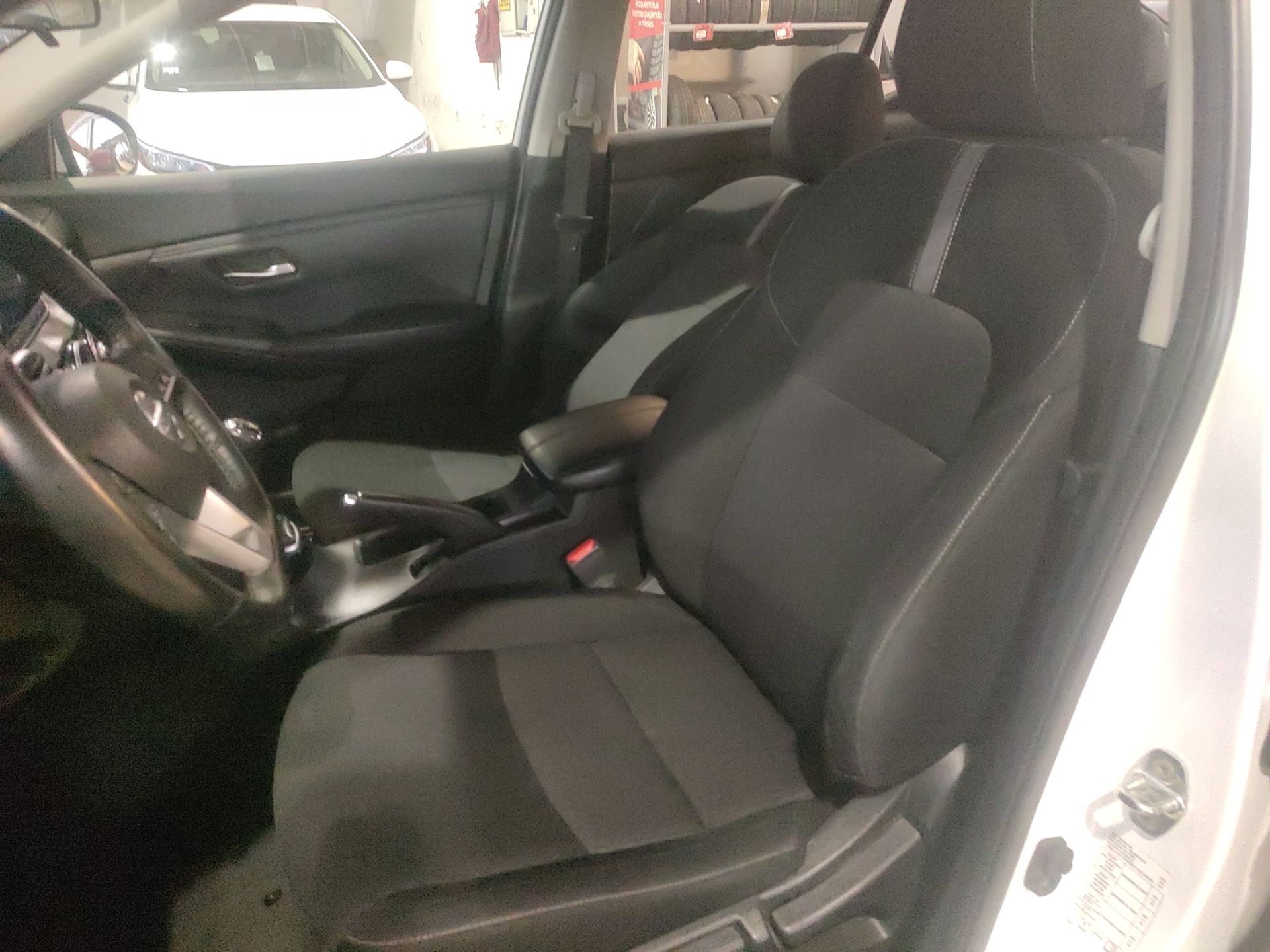 2023 Nissan Sentra 4p SR Bi-tono L4/2.0 Aut