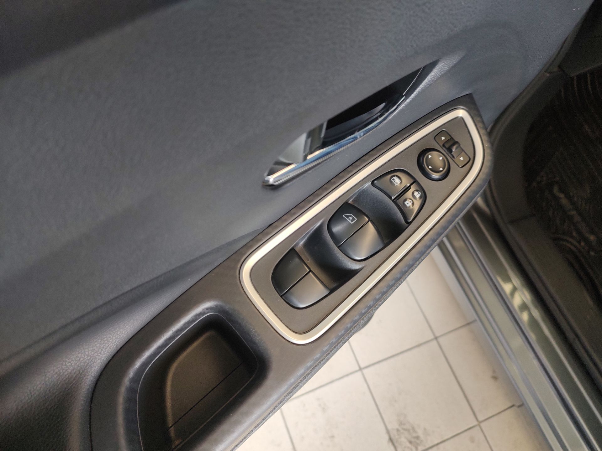 2024 Nissan Versa 4p Exclusive L4/1.6 Aut