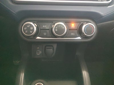 2025 Nissan Versa 4p Advance L4/1.6 Man