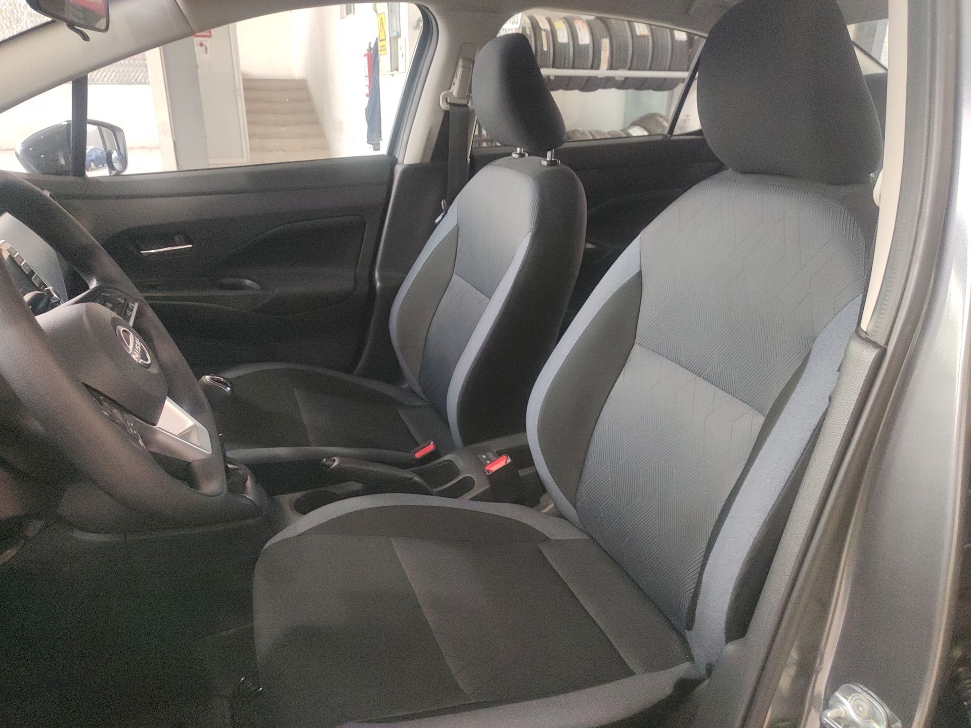 2025 Nissan Versa 4p Advance L4/1.6 Man