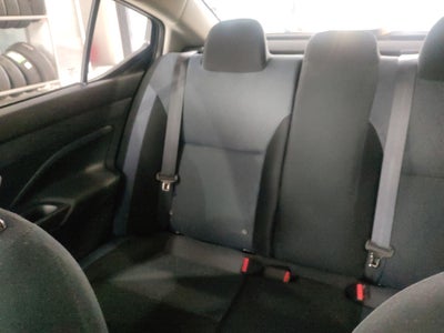 2025 Nissan Versa 4p Advance L4/1.6 Man