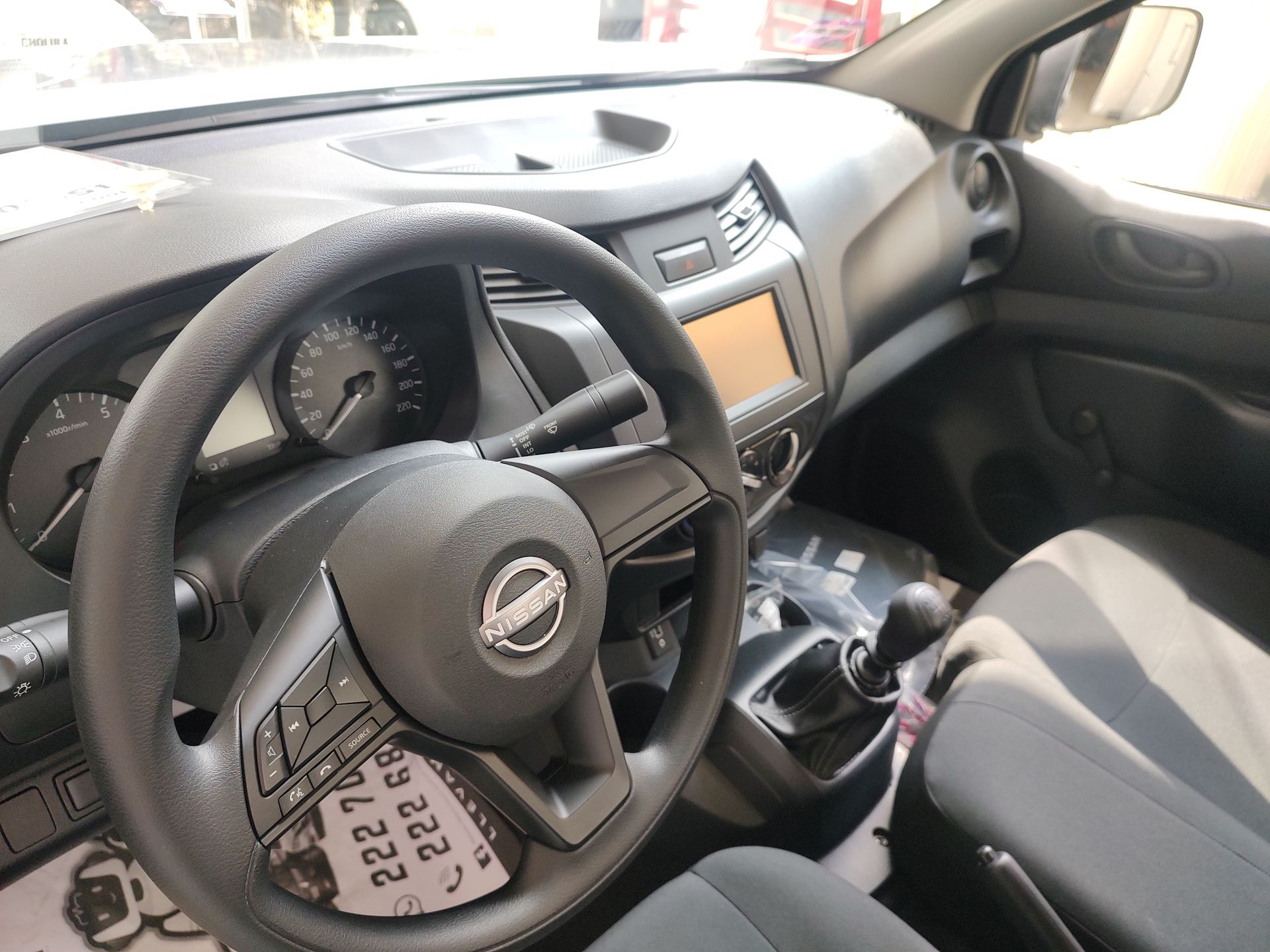 2026 Nissan Chasis Cabina NP300 2p L4/2.5 Man A/A VDC