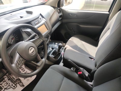 2026 Nissan Chasis Cabina NP300 2p L4/2.5 Man A/A VDC