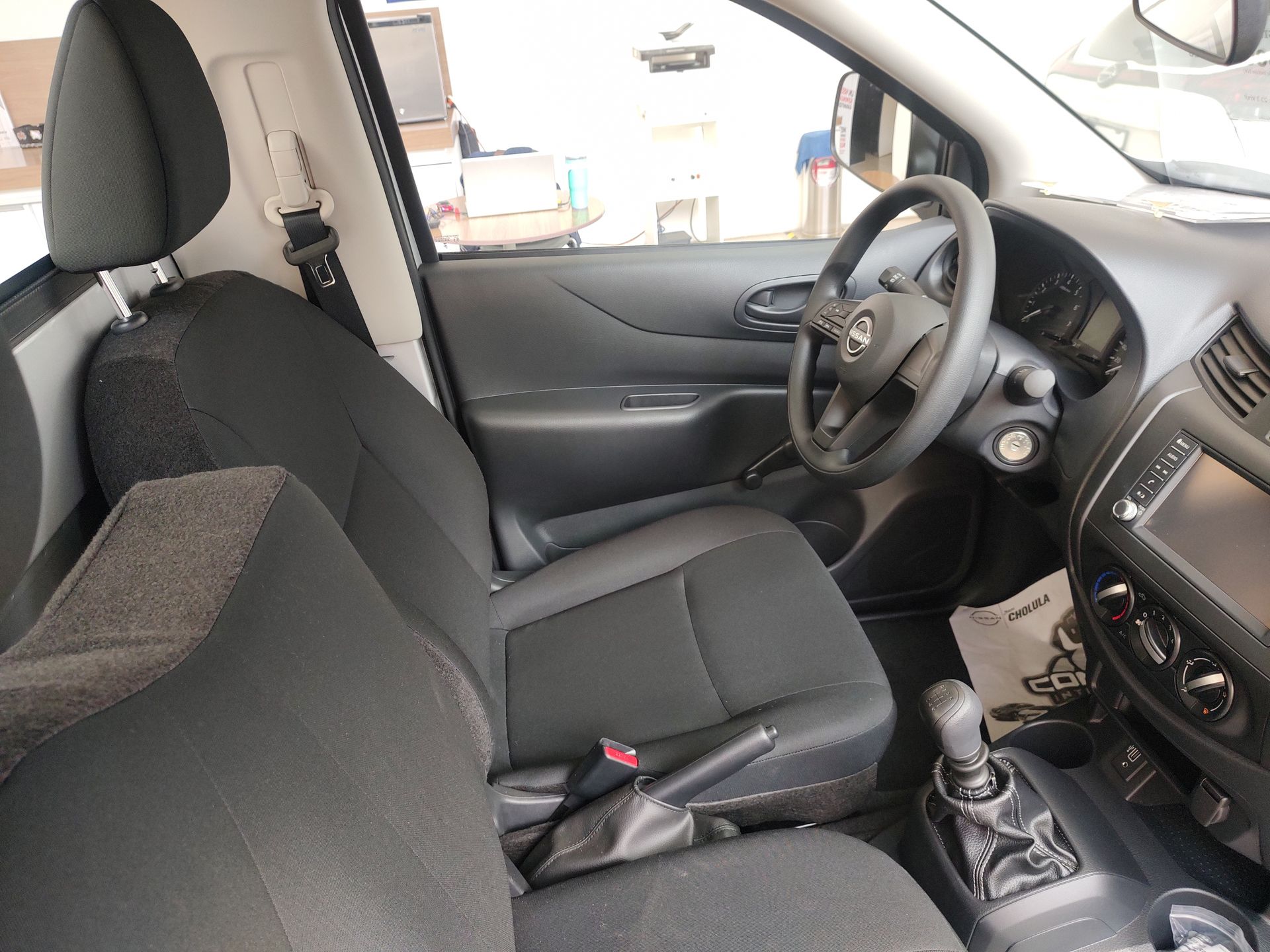 2026 Nissan Chasis Cabina NP300 2p L4/2.5 Man A/A VDC