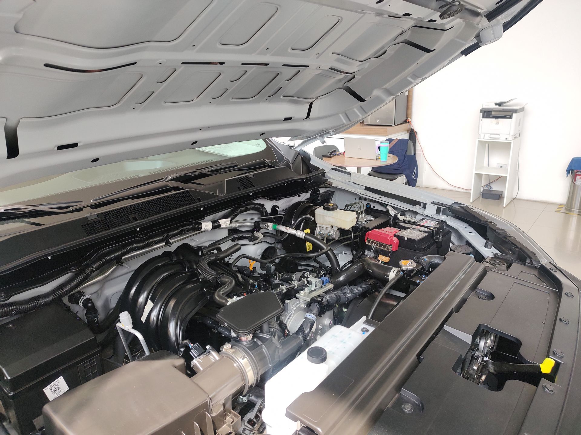 2026 Nissan Chasis Cabina NP300 2p L4/2.5 Man A/A VDC