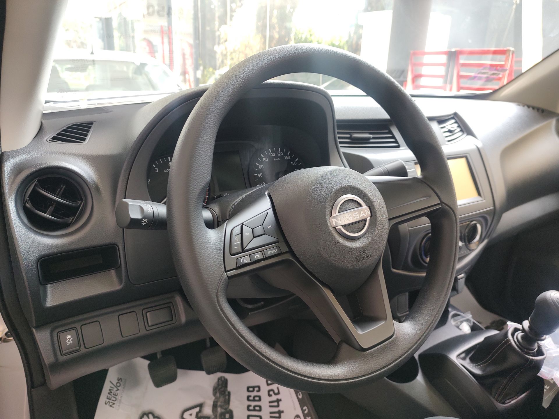 2026 Nissan Chasis Cabina NP300 2p L4/2.5 Man A/A VDC