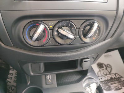 2026 Nissan Chasis Cabina NP300 2p L4/2.5 Man A/A VDC