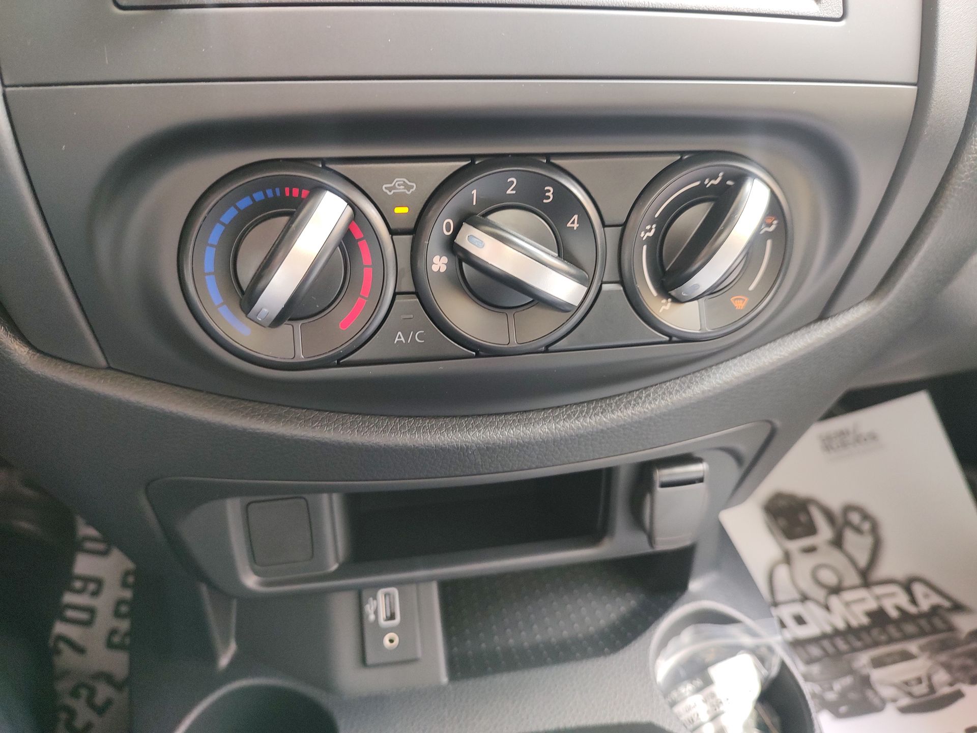 2026 Nissan Chasis Cabina NP300 2p L4/2.5 Man A/A VDC