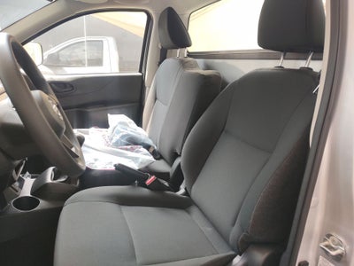 2026 Nissan Chasis Cabina NP300 2p L4/2.5 Man A/A VDC