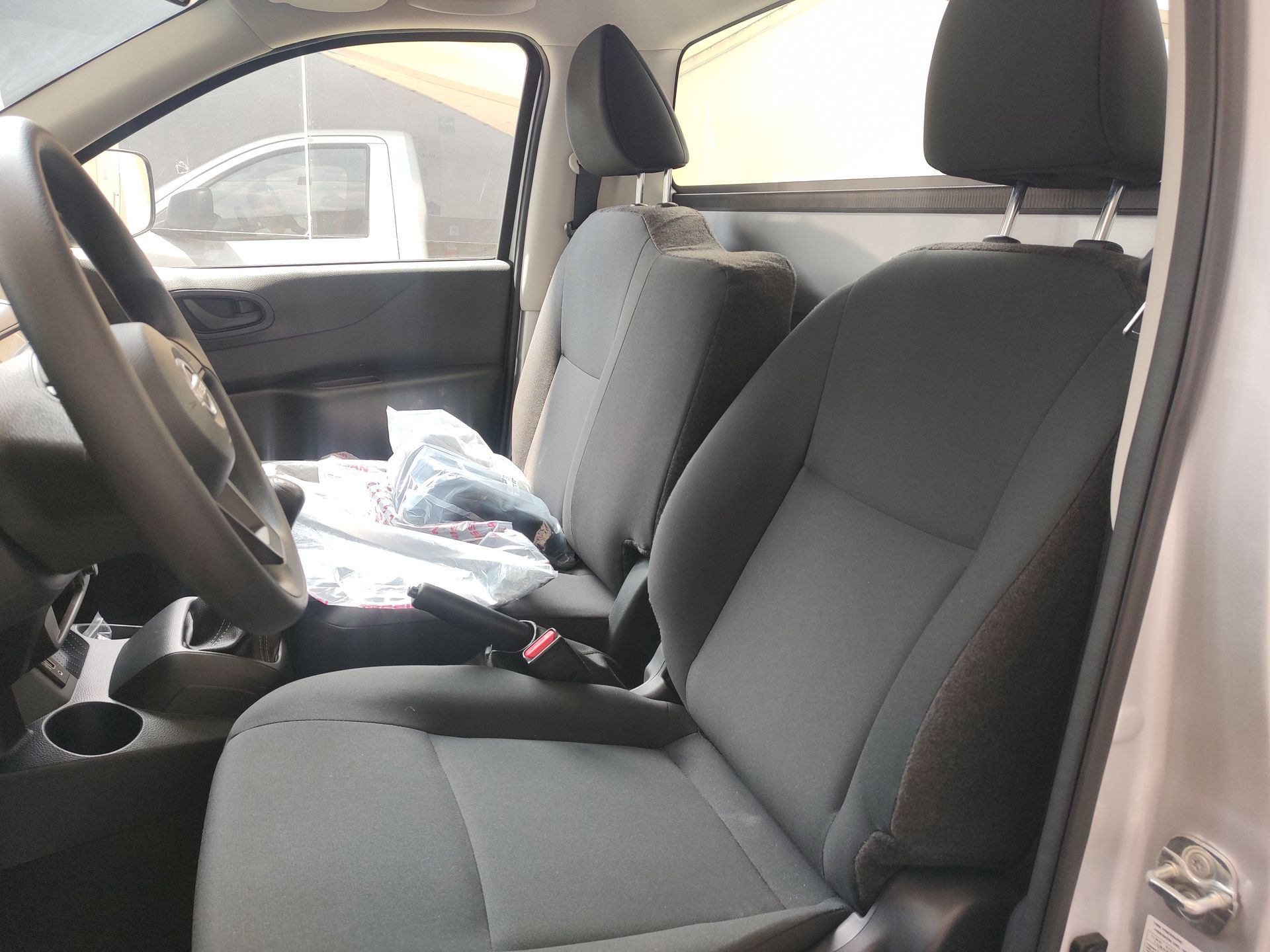 2026 Nissan Chasis Cabina NP300 2p L4/2.5 Man A/A VDC