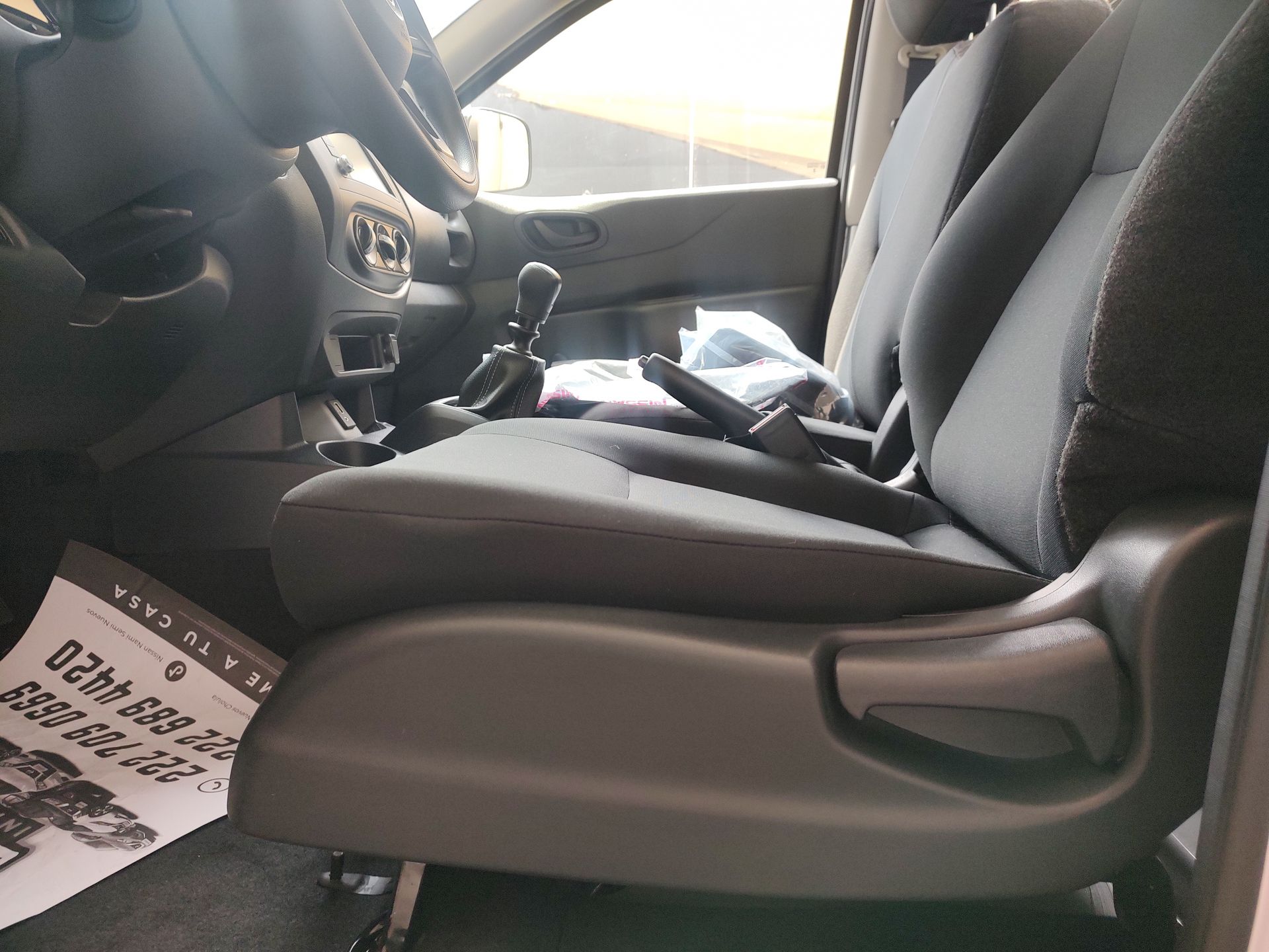 2026 Nissan Chasis Cabina NP300 2p L4/2.5 Man A/A VDC