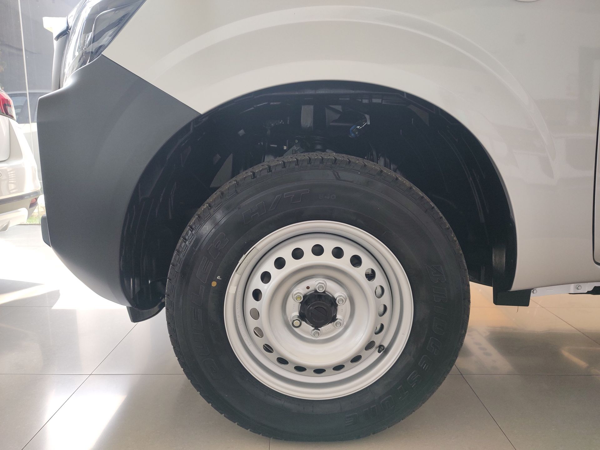 2026 Nissan Chasis Cabina NP300 2p L4/2.5 Man A/A VDC