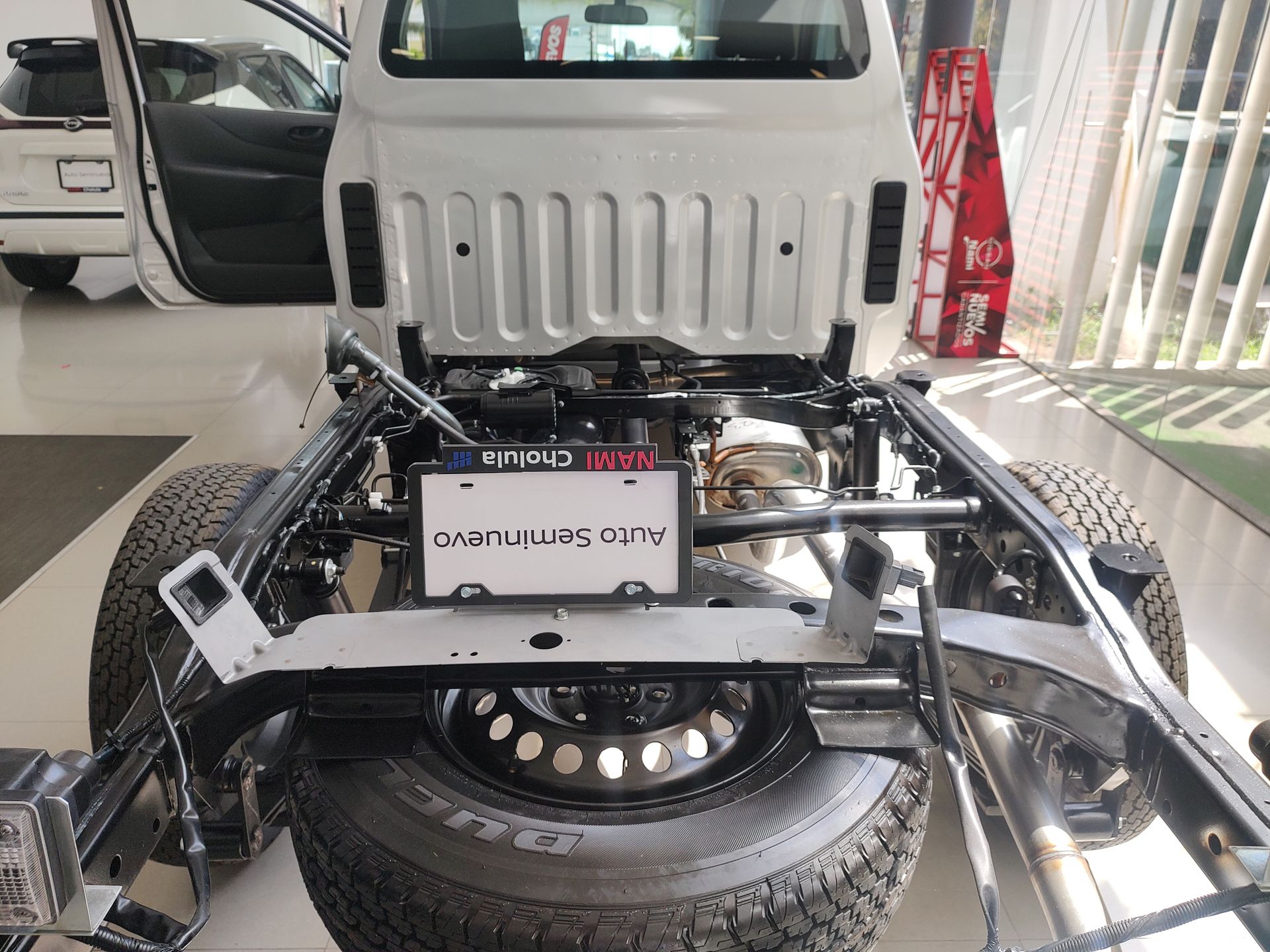 2026 Nissan Chasis Cabina NP300 2p L4/2.5 Man A/A VDC