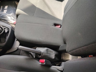 2026 Nissan Chasis Cabina NP300 2p L4/2.5 Man A/A VDC