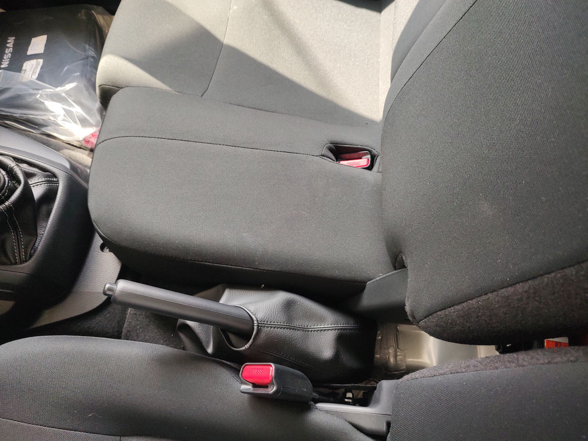 2026 Nissan Chasis Cabina NP300 2p L4/2.5 Man A/A VDC