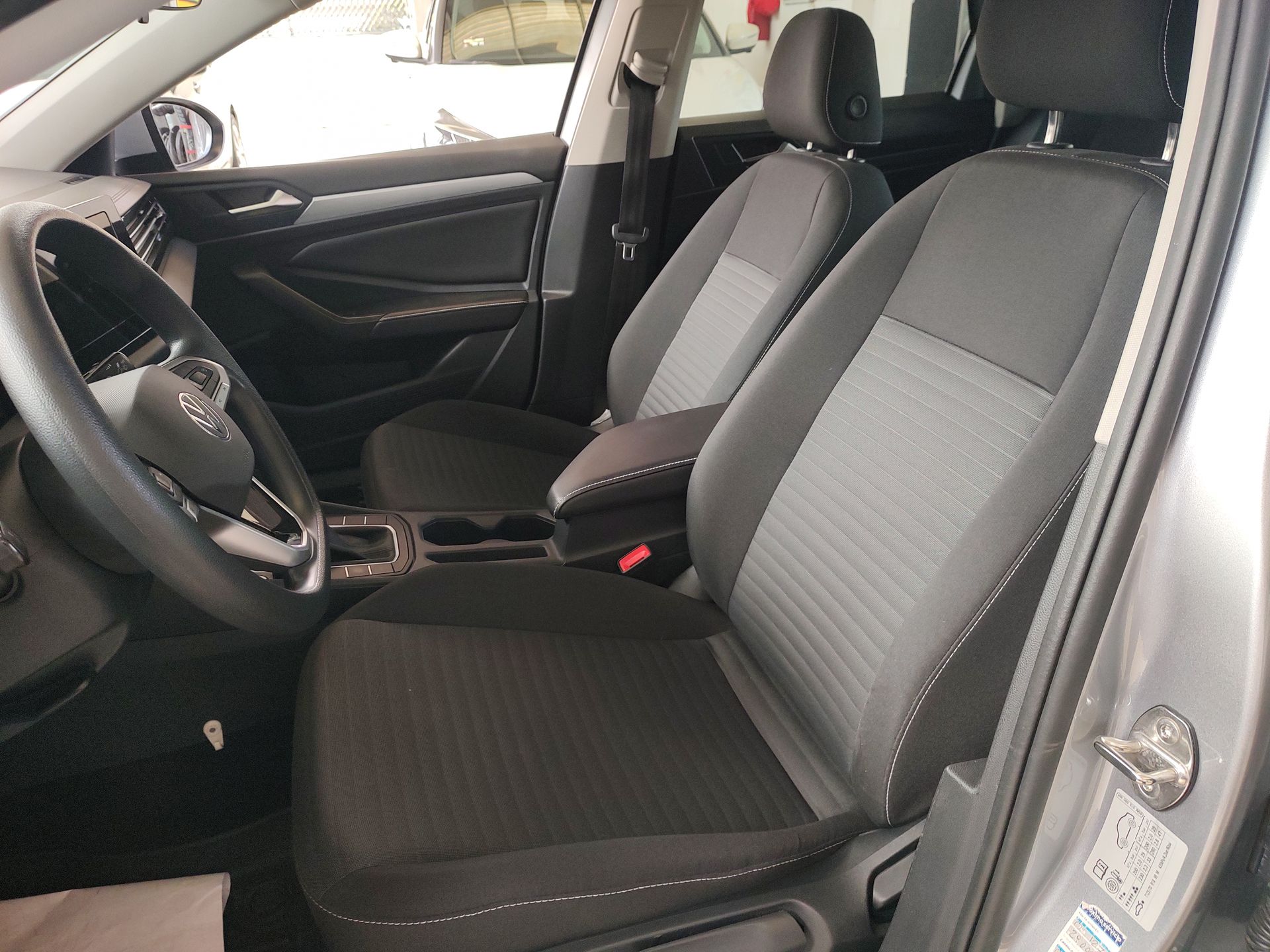 2025 Volkswagen Jetta 4p Trendline L4/1.4/T Aut