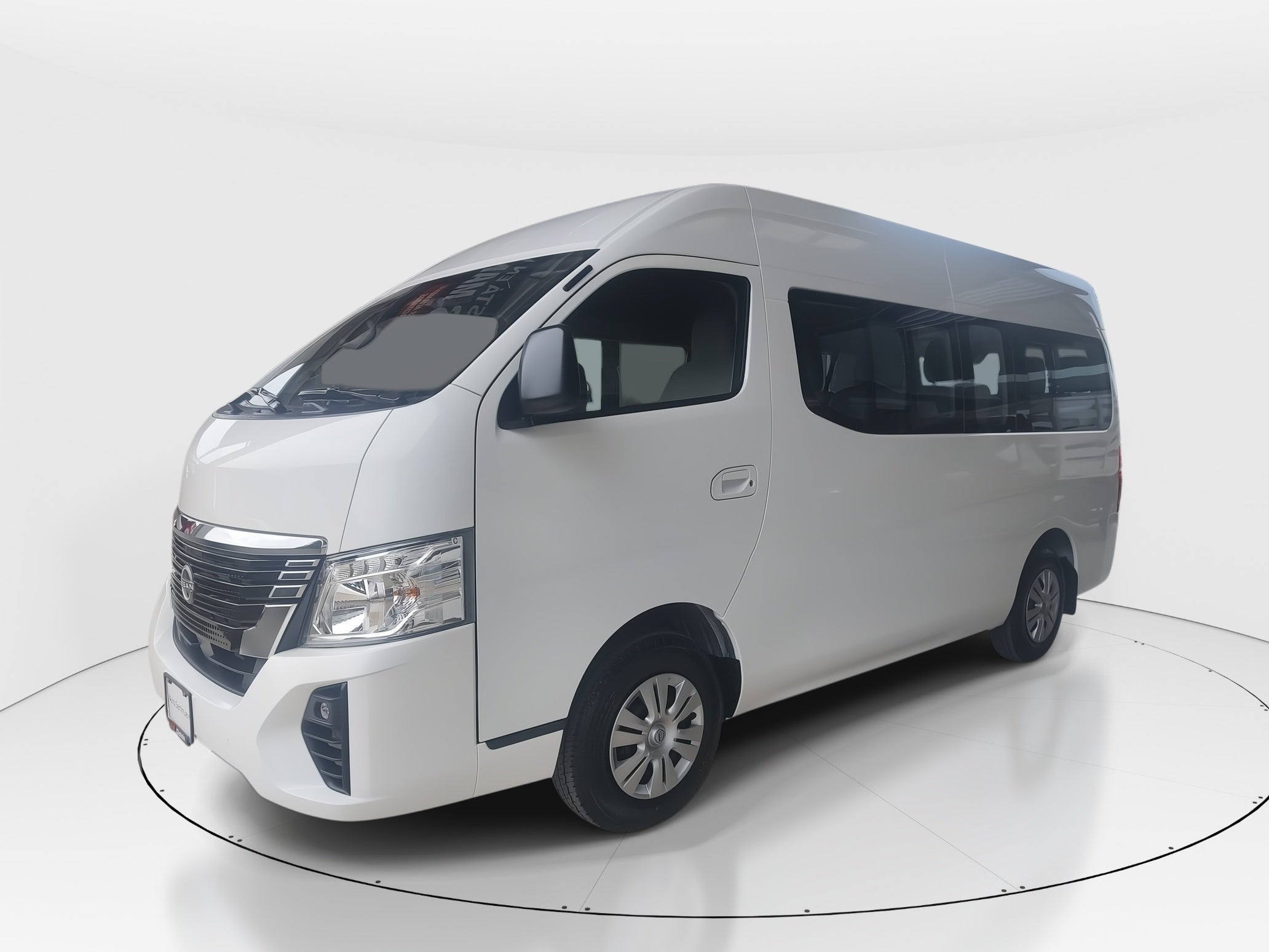 2026 Nissan Urvan 4p Amplia L4/2.5 Man Ventanas