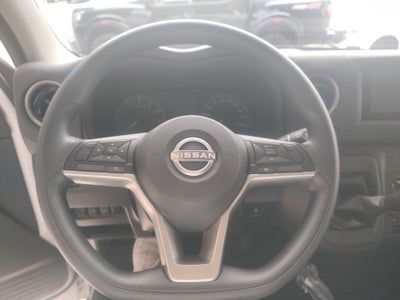 2026 Nissan Urvan 4p Amplia L4/2.5 Man Ventanas