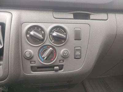 2026 Nissan Urvan 4p Amplia L4/2.5 Man Ventanas