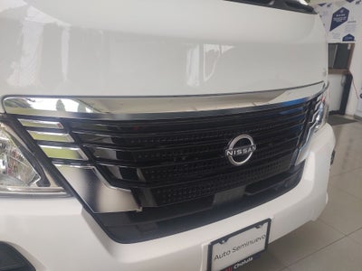 2026 Nissan Urvan 4p Amplia L4/2.5 Man Ventanas