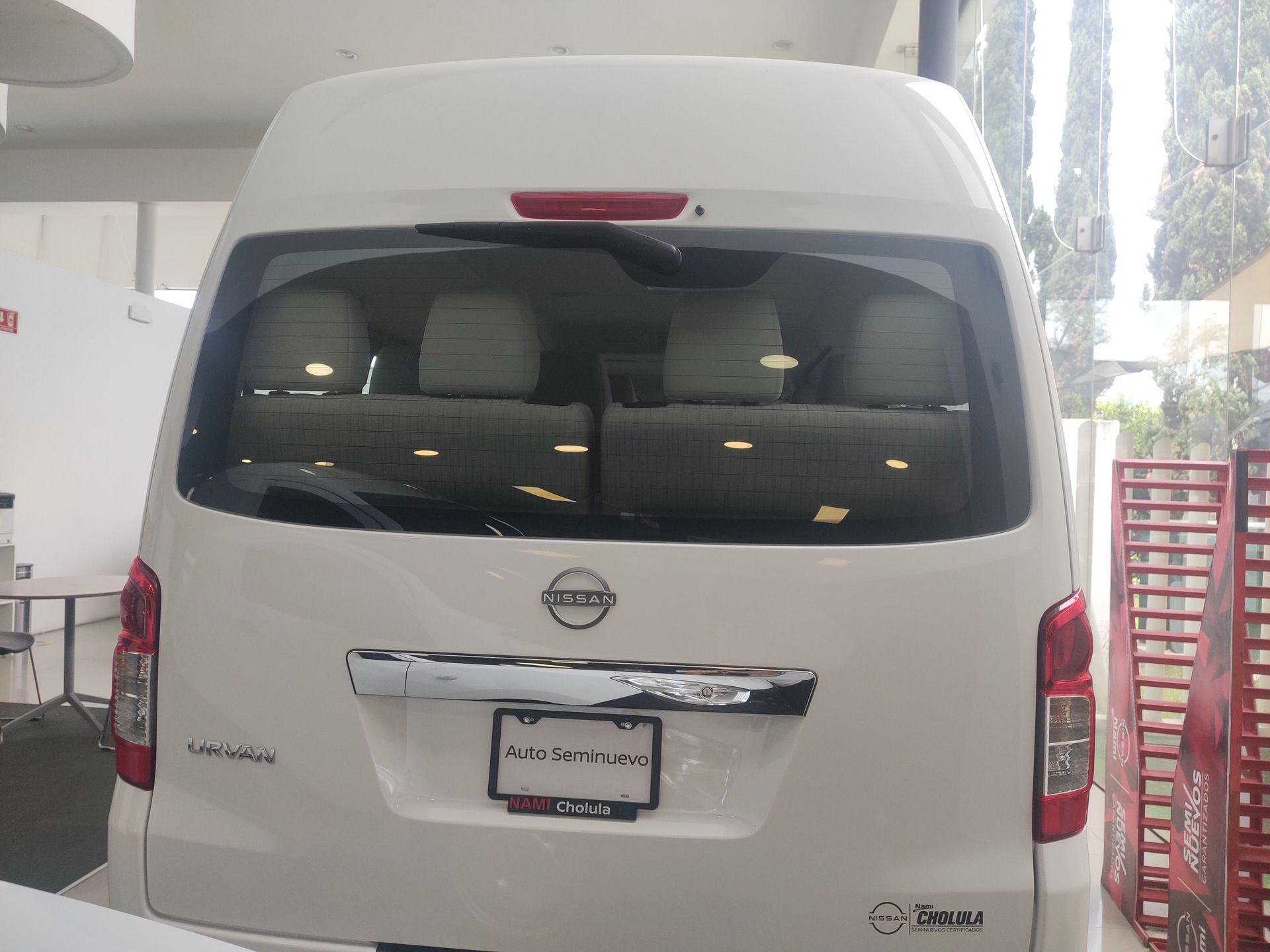 2026 Nissan Urvan 4p Amplia L4/2.5 Man Ventanas