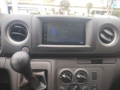 2026 Nissan Urvan 4p Amplia L4/2.5 Man Ventanas