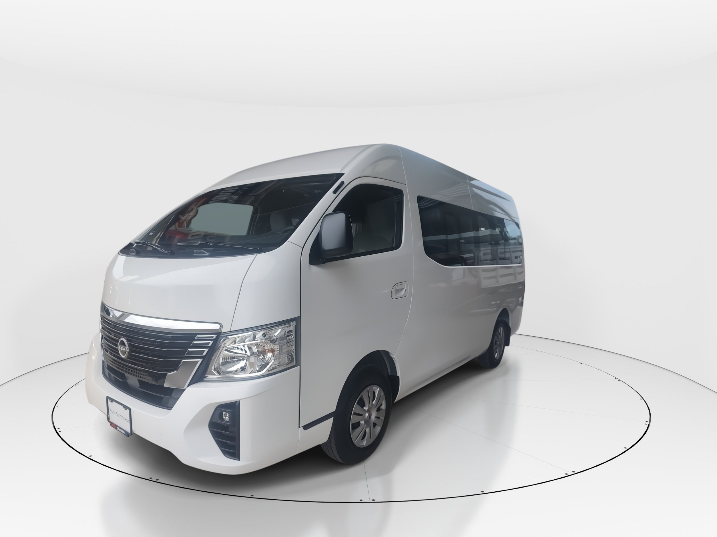 2026 Nissan Urvan 4p Amplia L4/2.5 Man Ventanas