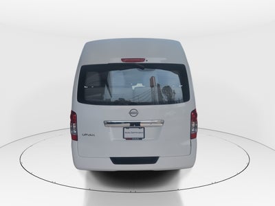 2026 Nissan Urvan 4p Amplia L4/2.5 Man Ventanas