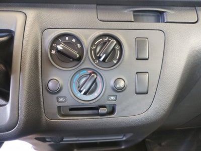2026 Nissan Urvan 4p Amplia L4/2.5 Man