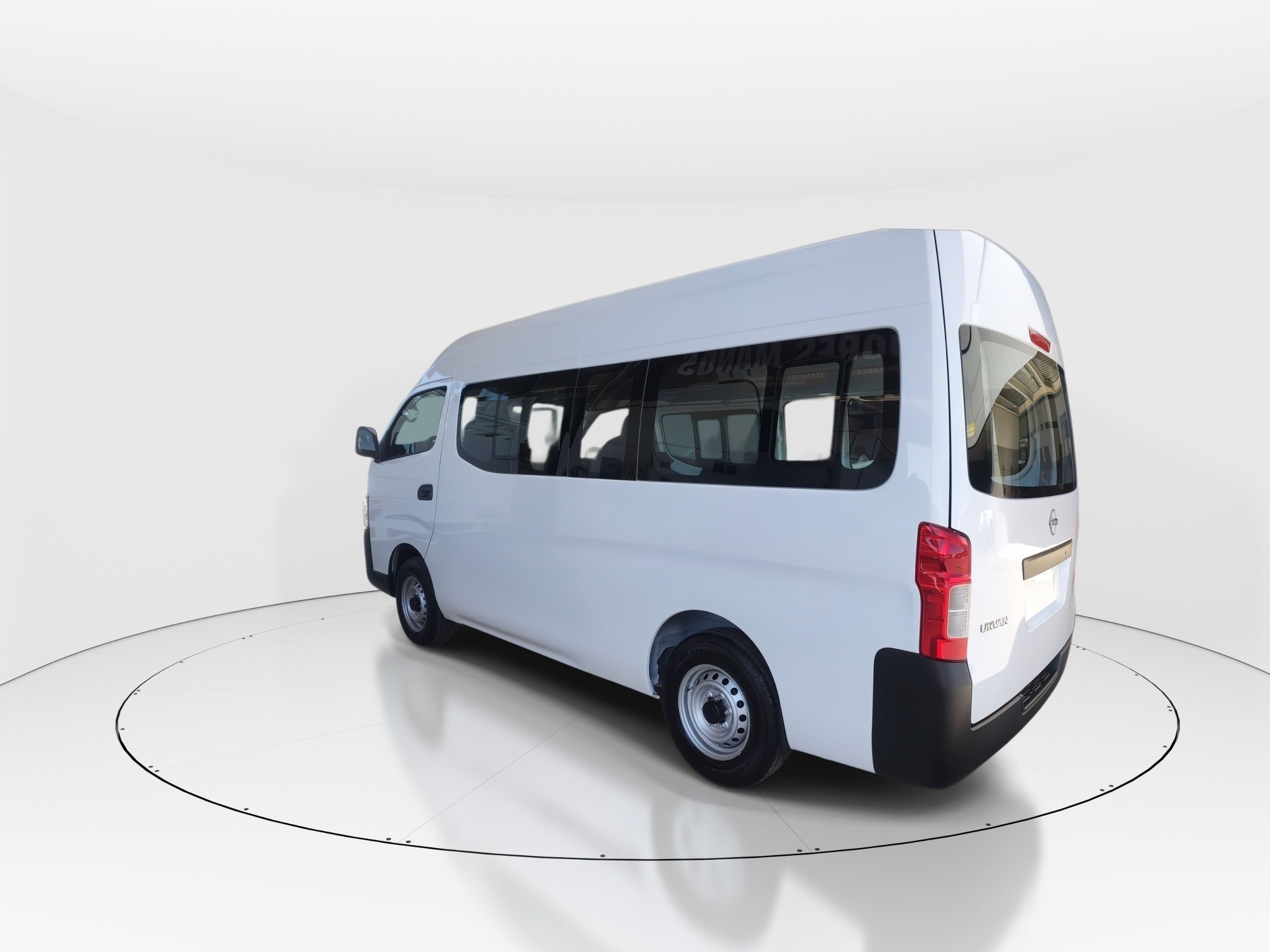 2026 Nissan Urvan 4p Amplia L4/2.5 Man