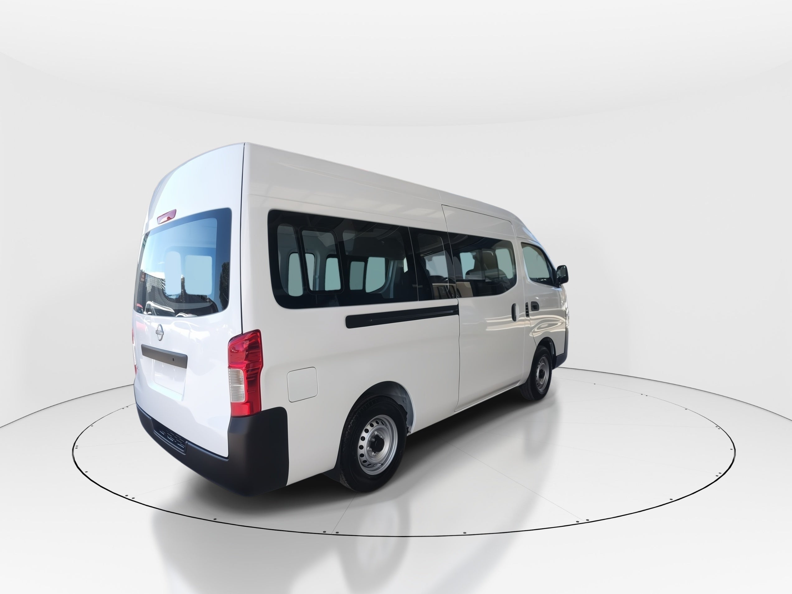 2026 Nissan Urvan 4p Amplia L4/2.5 Man
