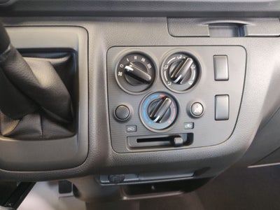2026 Nissan Urvan 4p Amplia L4/2.5 Man