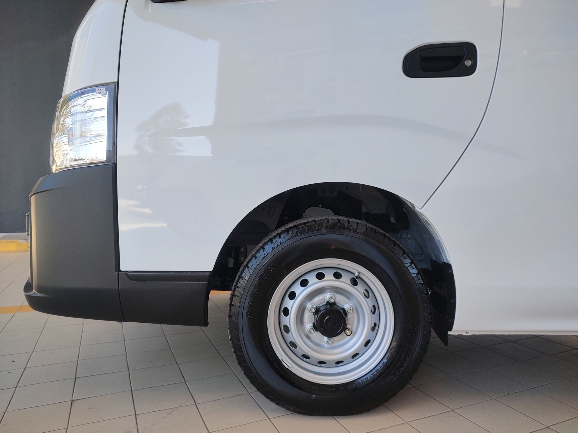 2026 Nissan Urvan 4p Amplia L4/2.5 Man