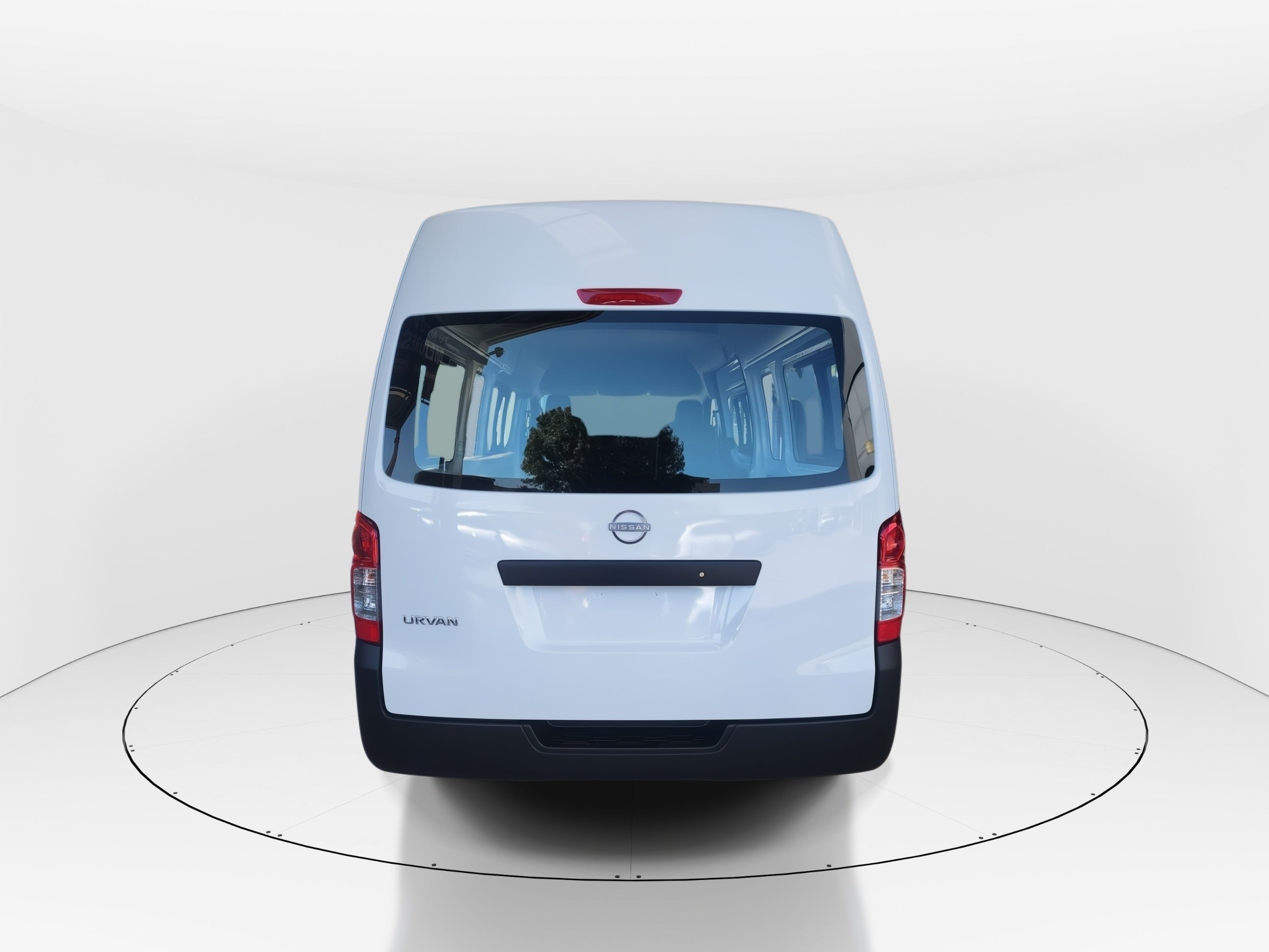 2026 Nissan Urvan 4p Amplia L4/2.5 Man