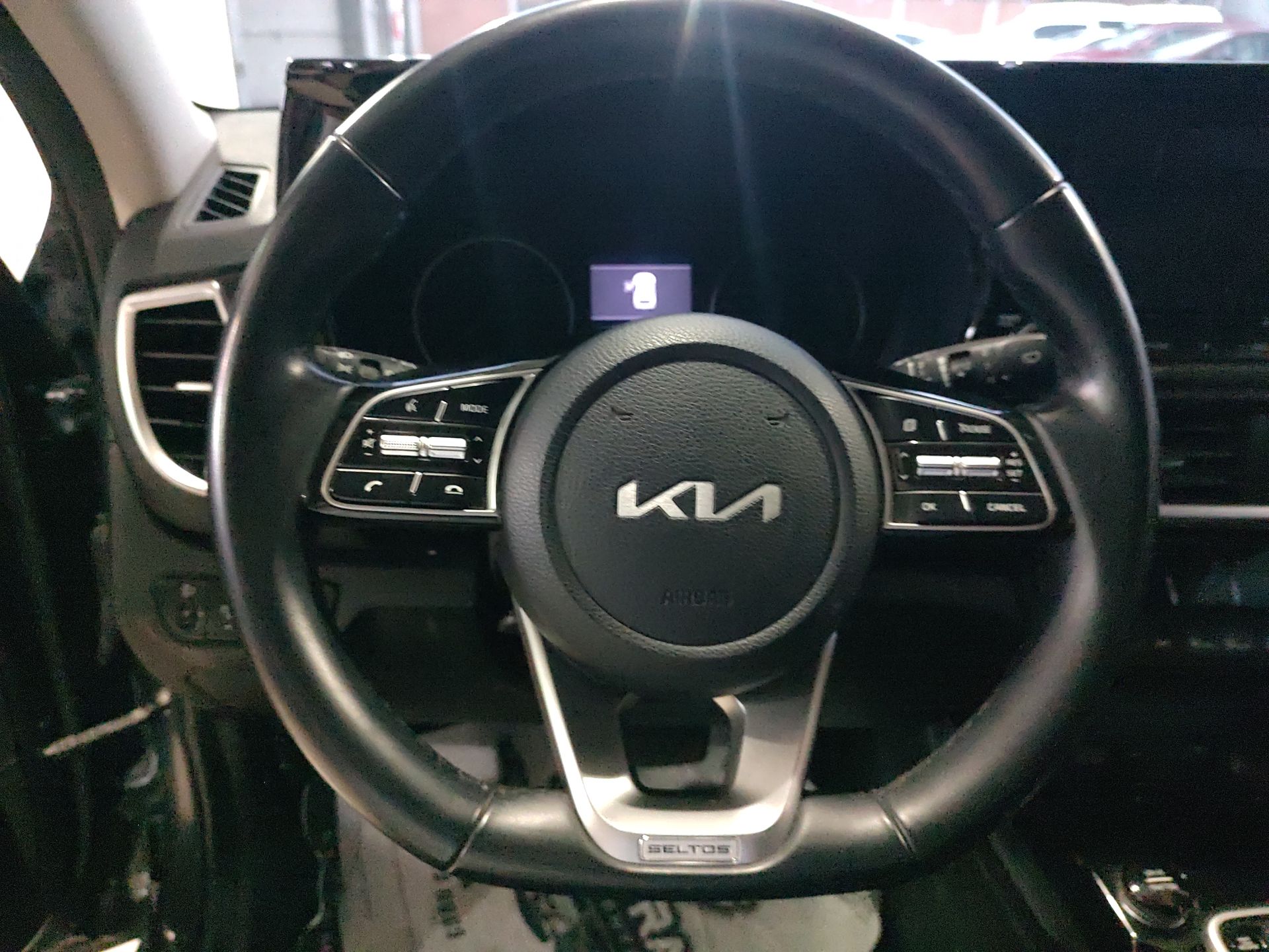 2022 Kia SELTOS 5p SX 1.6 L MPI L4 TA 6 Vel A/AC Piel 5 pas RA-17"
