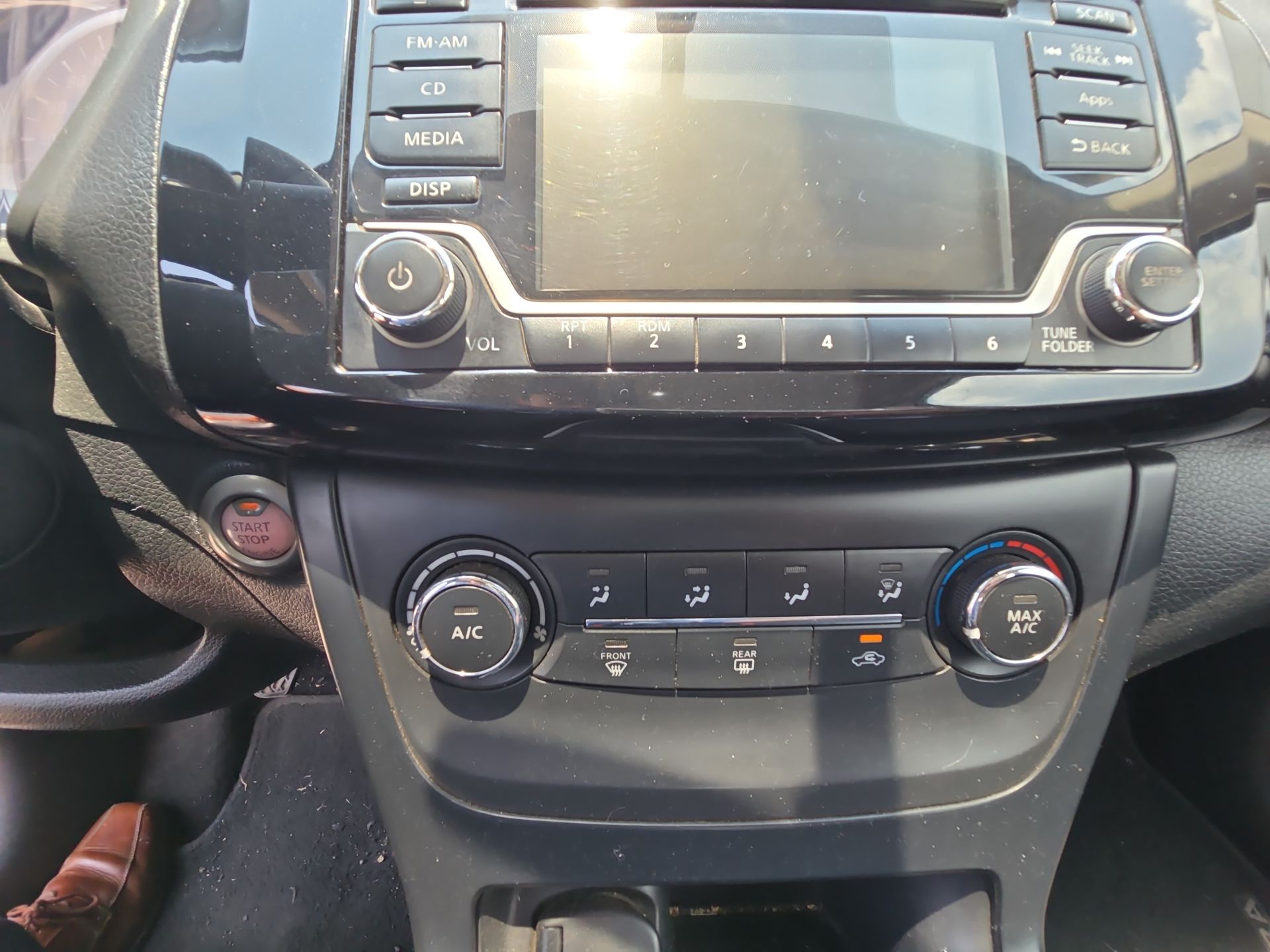 2017 Nissan Sentra 4p Advance L4/1.8 Man