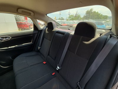 2017 Nissan Sentra 4p Advance L4/1.8 Man