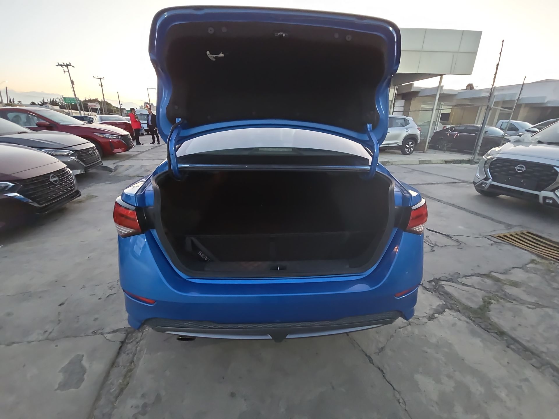 2023 Nissan Sentra 4p SR Platinum Bi-tono L4/2.0 Aut