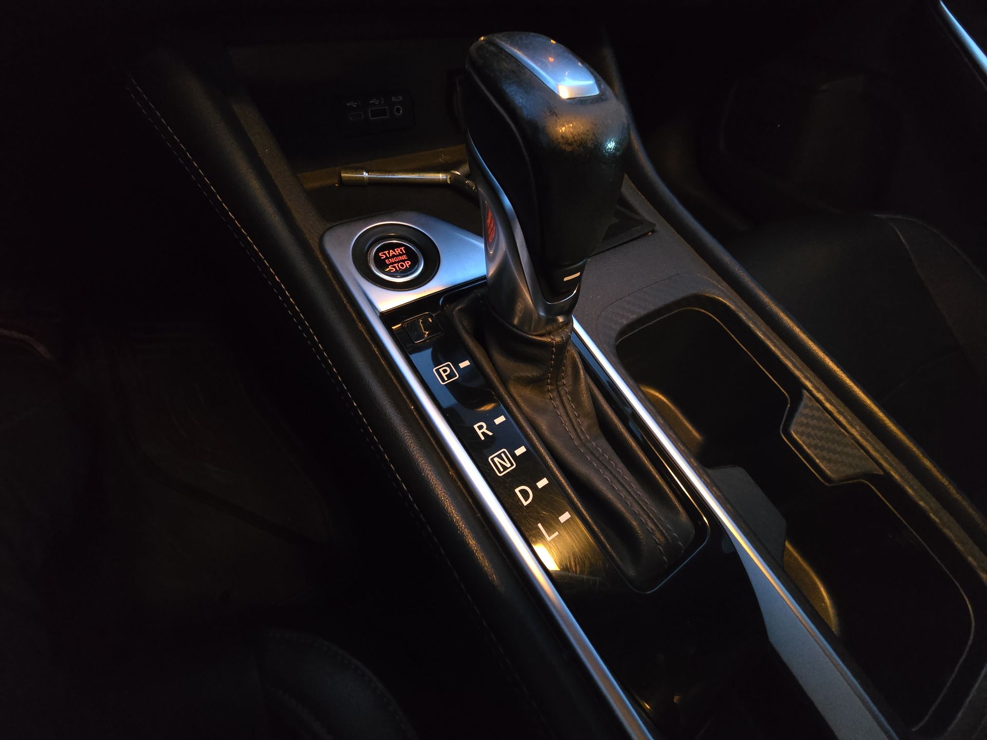 2023 Nissan Sentra 4p SR Platinum Bi-tono L4/2.0 Aut