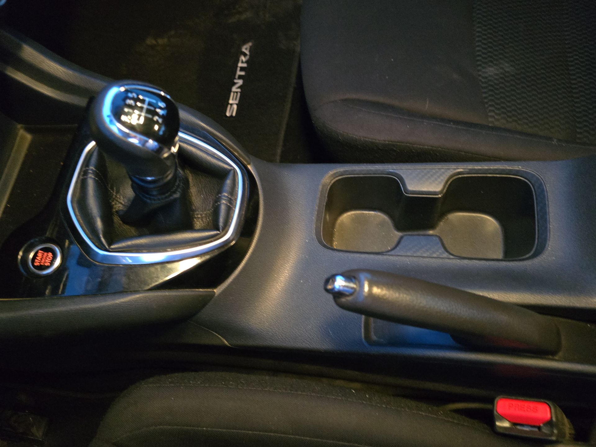 2022 Nissan Sentra 4p Sense L4/2.0 Man
