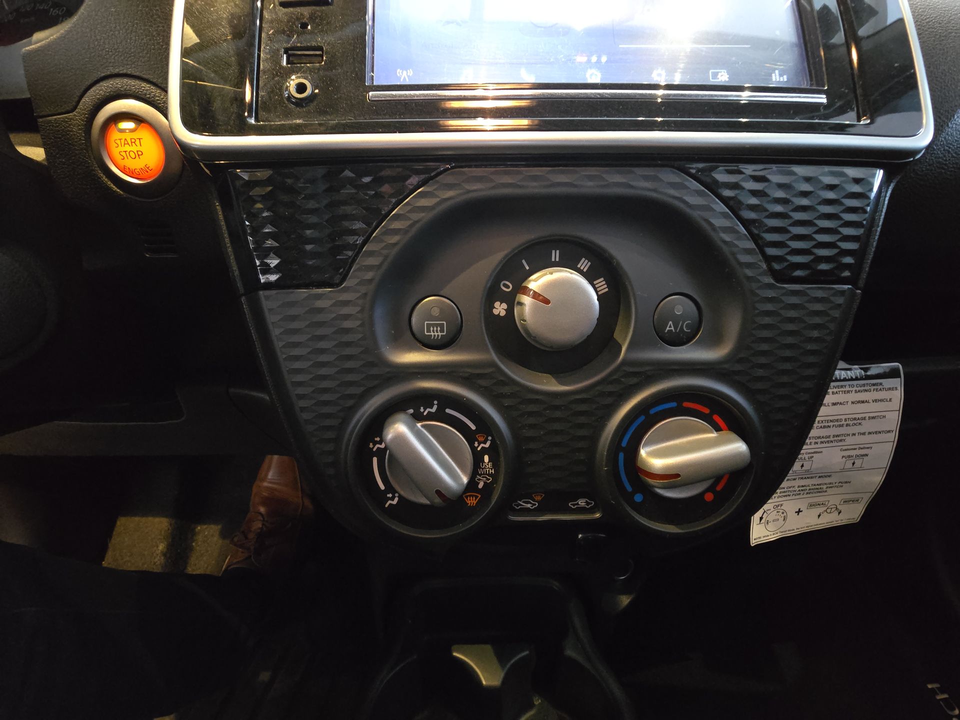 2025 Nissan March 5p Advance L4/1.6 Aut