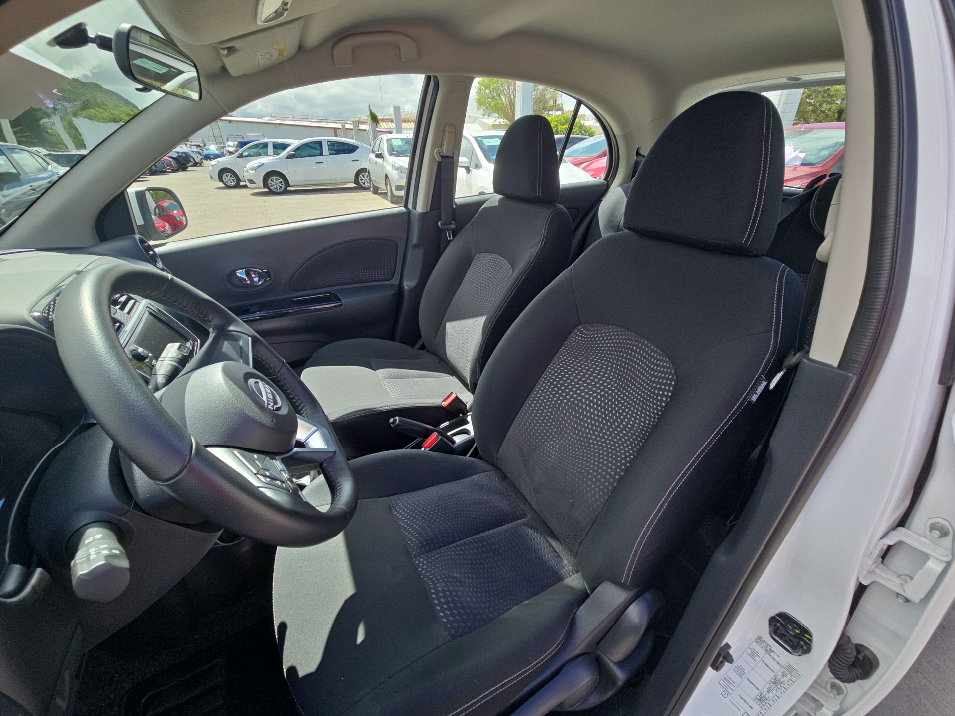 2024 Nissan March 5p Exclusive L4/1.6 Man