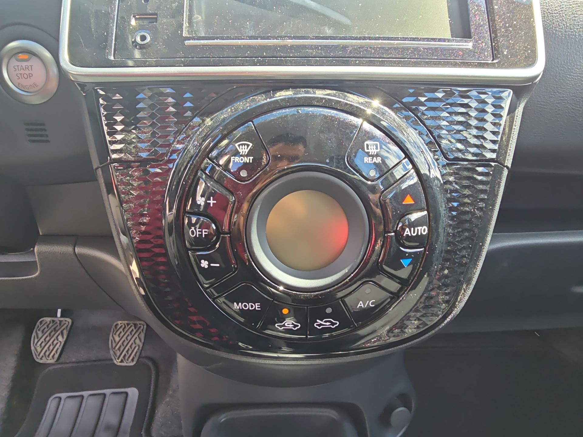 2024 Nissan March 5p Exclusive L4/1.6 Man